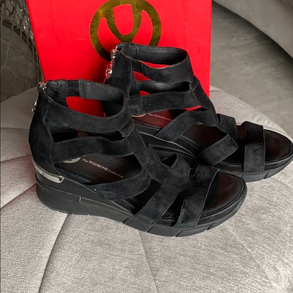 Wishbone Gioia Black Wedge Sandal - Suede - Picture 3 of 10